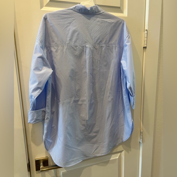 Universal Thread Sky Blue Button-Up Oversized Shirt - Picture 4 of 5
